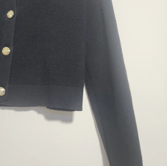 Tahari Black Cropped Textured Knit Cardigan Scalloped Collar Gold Buttons XS - Picture 3 of 7